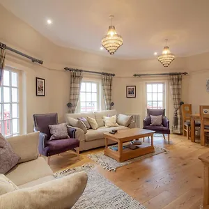 Luxury Royal Mile By The Castle - Sleeps 4 Edinburgh
