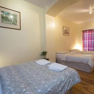 7 Bedroom Townhouse Edinburgh