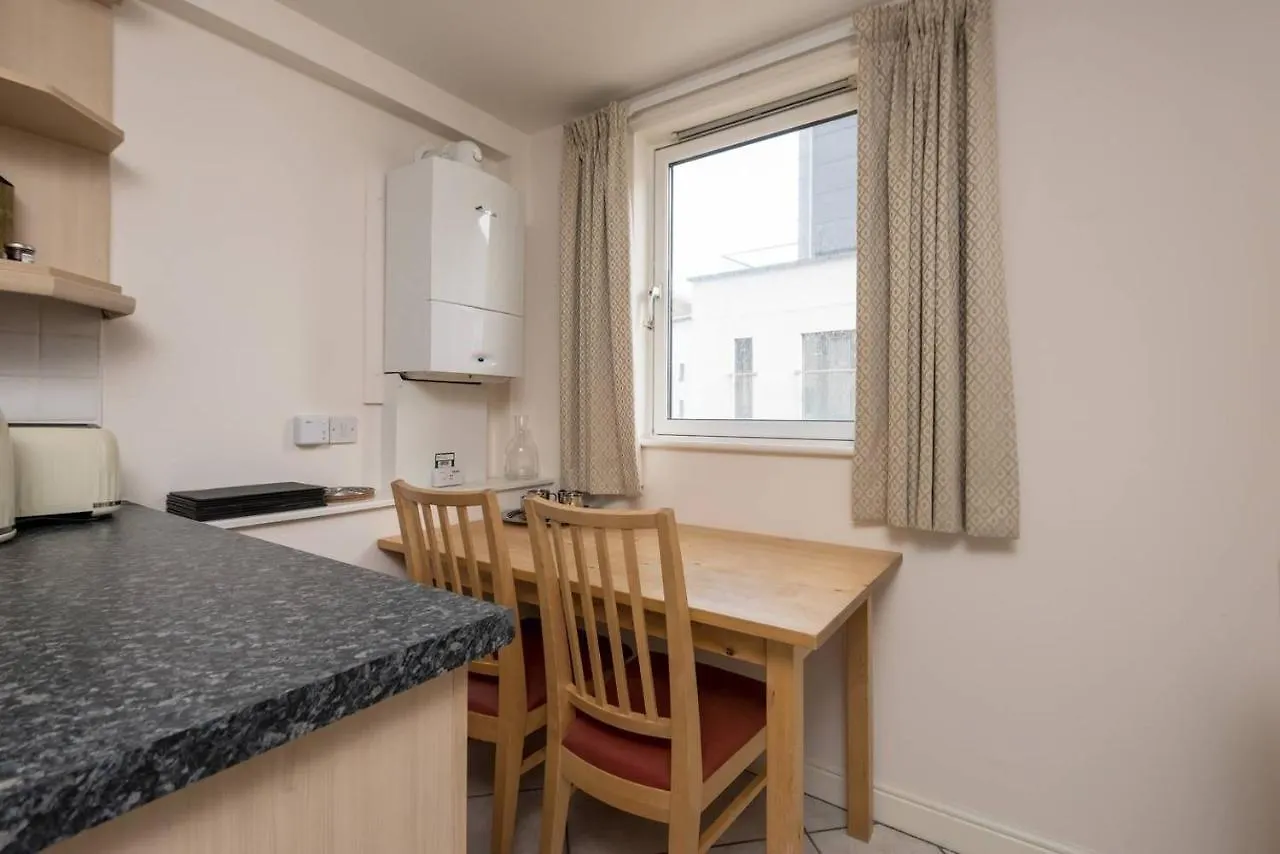 Joivy Old Town Apartment With Parking Close To Royal Mile Edinburgh